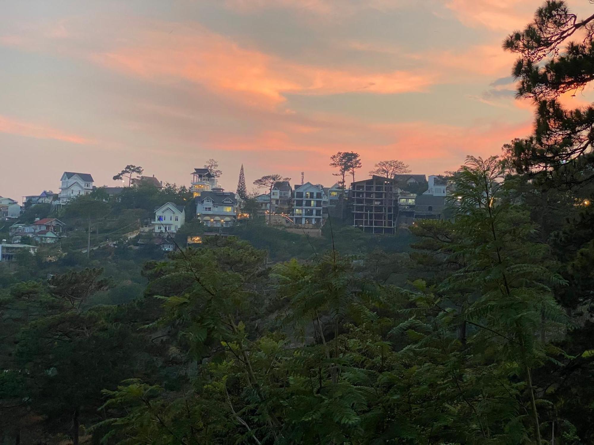 Dalat Memories Homestay - Pho Suong Mo ดาลัด ภายนอก รูปภาพ